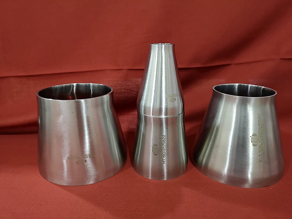 Sanitary stainless steel concentric and eccentric reducers with tri-clamp ends