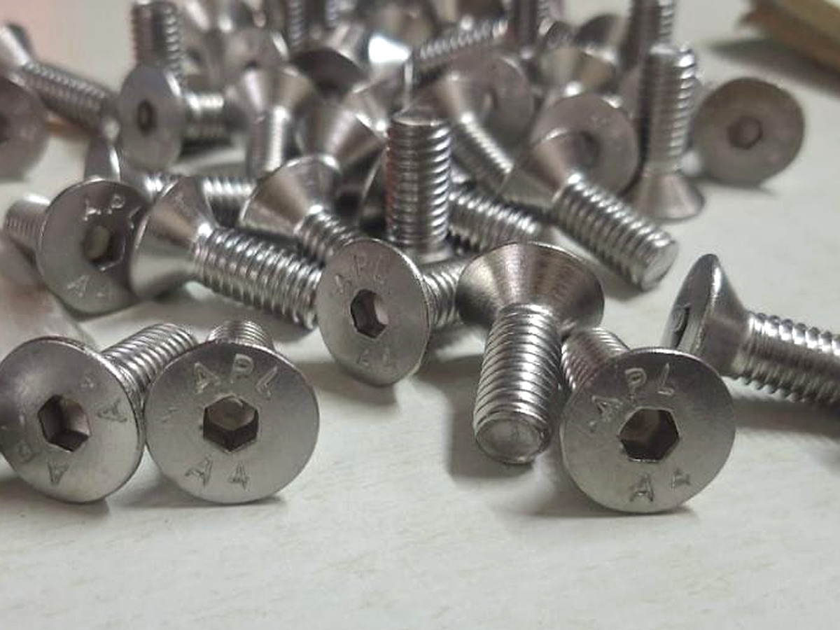 Stainless steel countersunk socket-head bolts